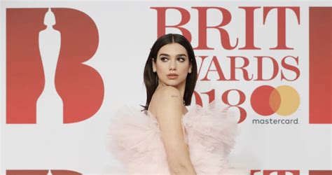 Los Brit Awards 2019: Un Reflejo de la Evolución Musical en Gran Bretaña y el Ascenso Meteórico de Kae Tempest