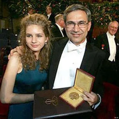 El Premio Nobel de Literatura Orhan Pamuk: Un Homenaje a la Memoria Colectiva y la Dualidad Cultural